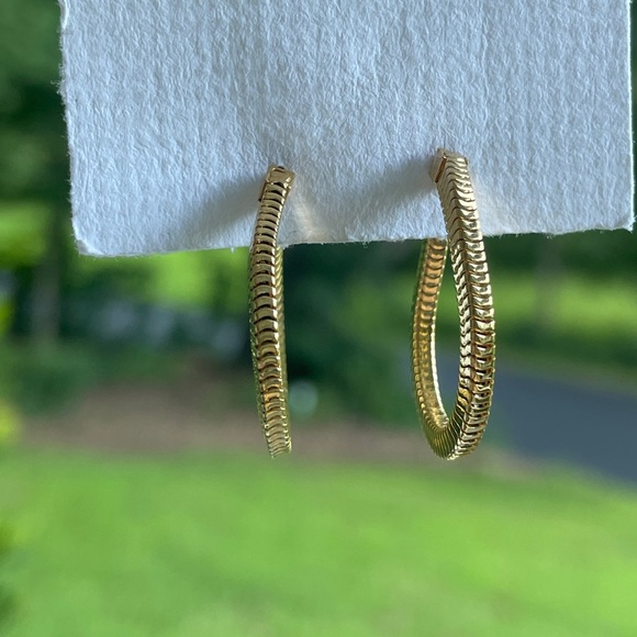 Vintage Monet Chain Hoop Gold Tone Earrings - Picture 6 of 6